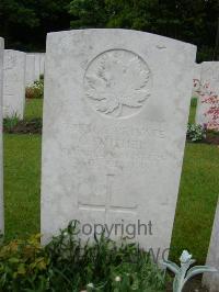 Etaples Military Cemetery - Smither, C